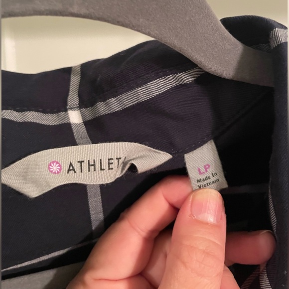 Athleta button down/pullover - LP - Picture 5 of 5
